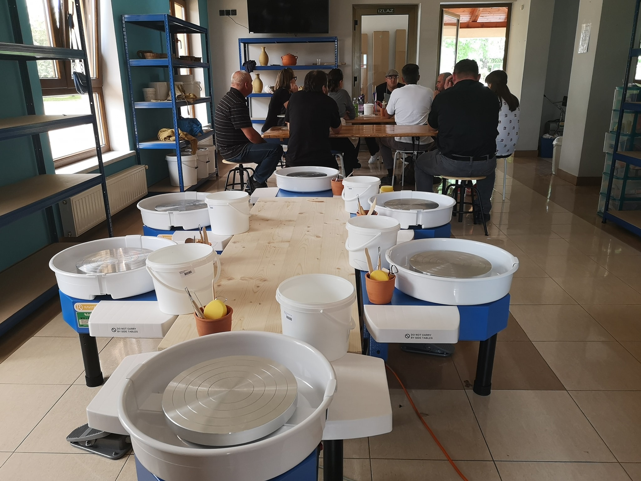 40 polaznika na prvom tečaju Uvod u keramiku i lončarstvo