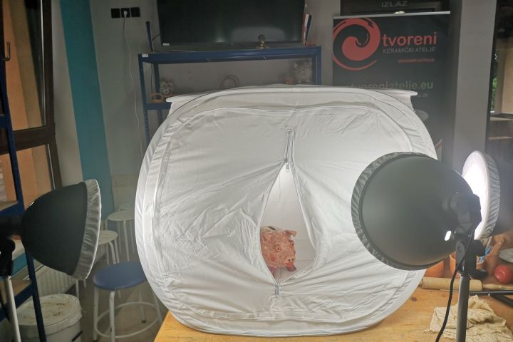 Foto studio za profesionalnu fotografiju keramike