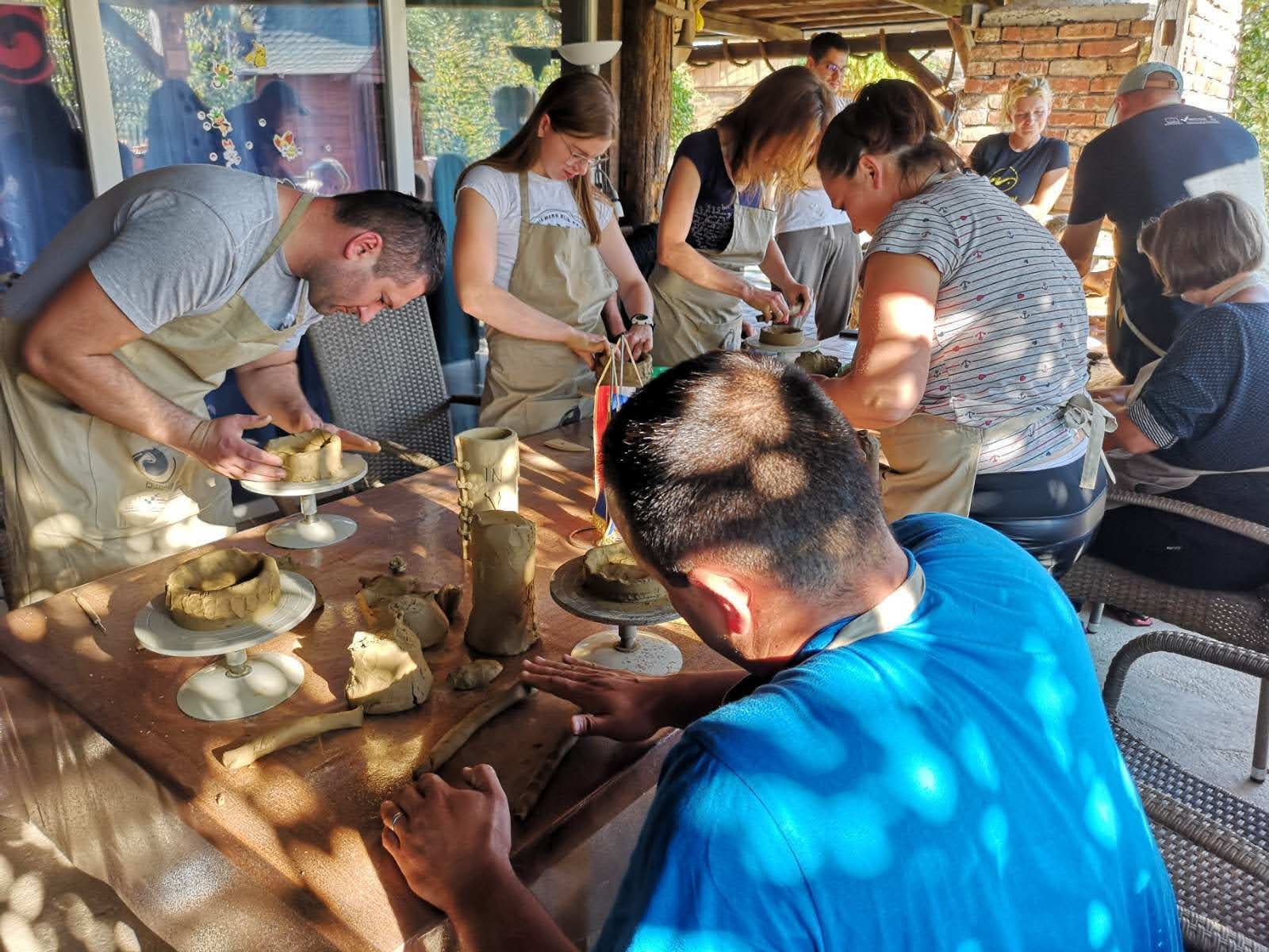 Različite radionice prilagođene interesima korisnika ateljea