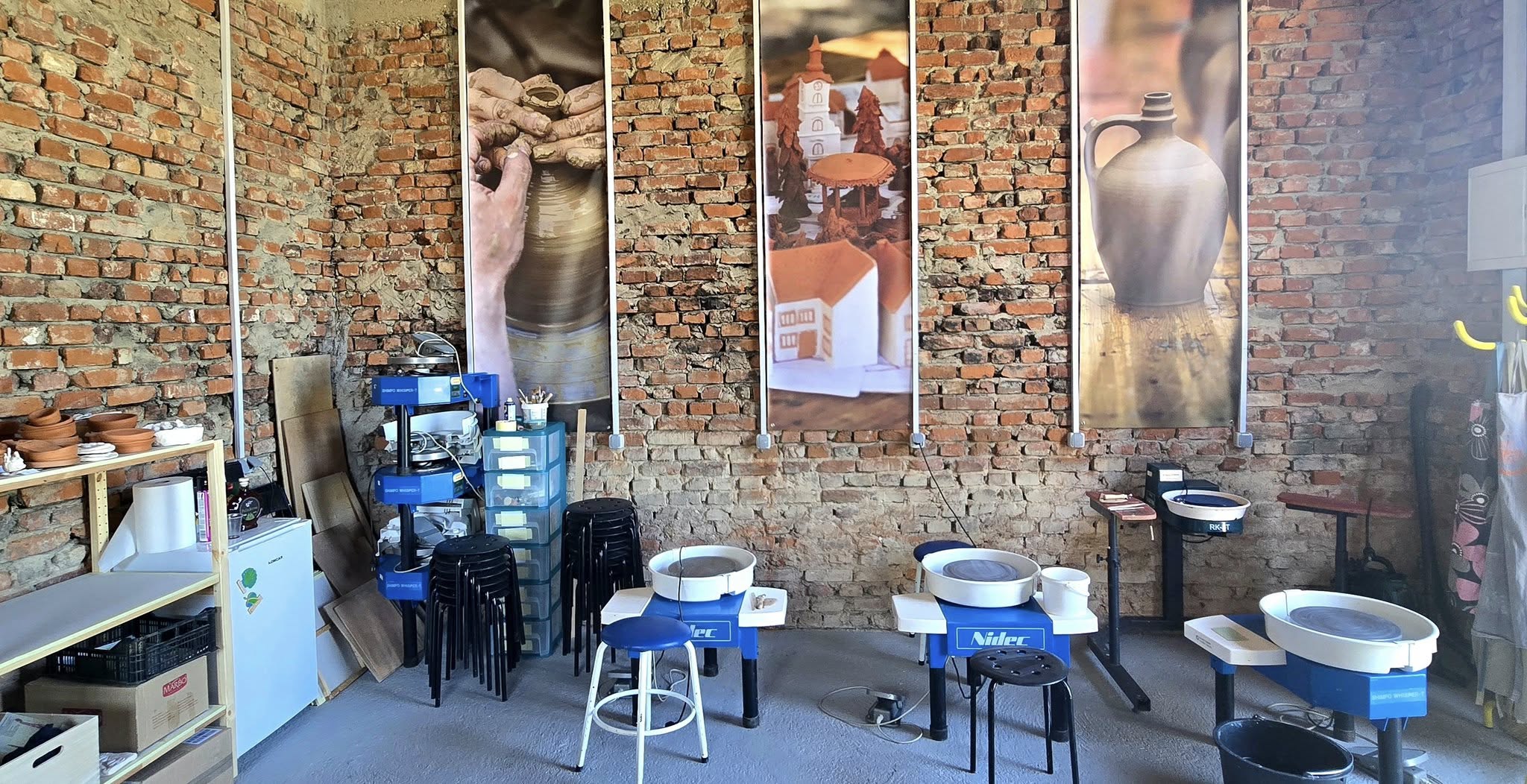 Uređujemo studio u stilu starih lončarskih radionica